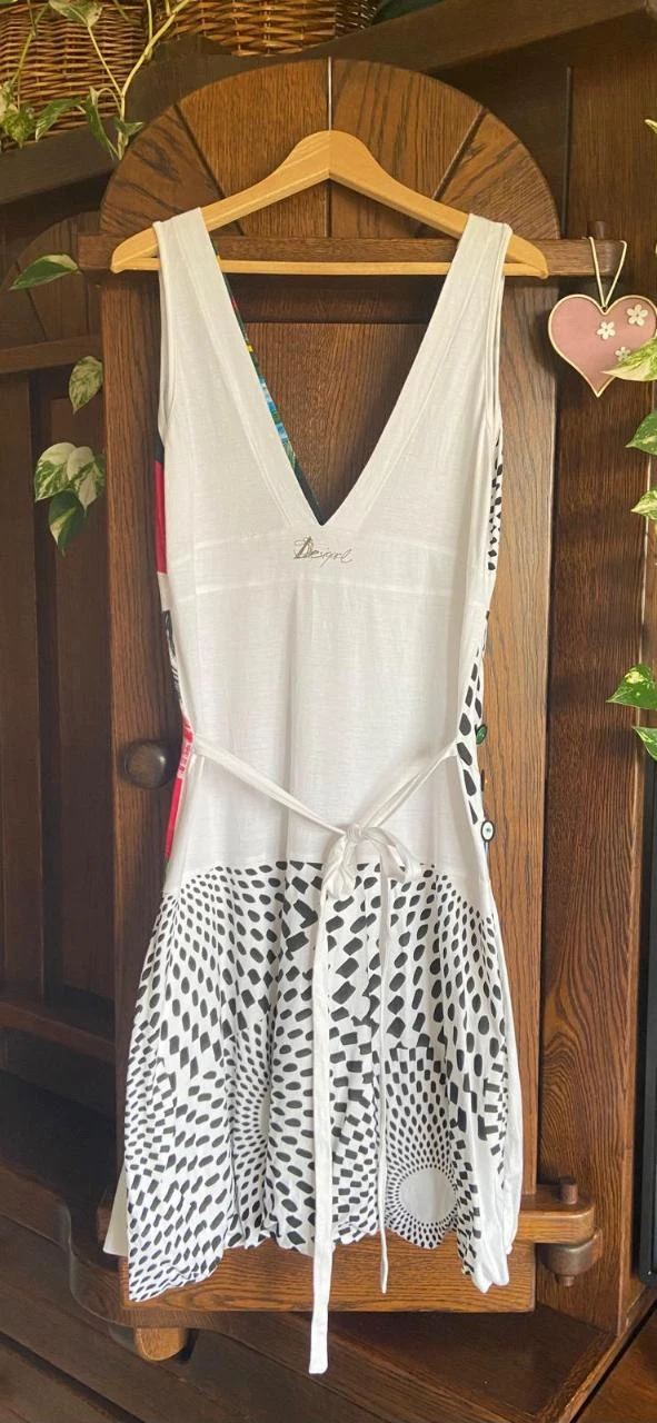Vestido de verão alças largas, saia baloné. Desigual. Tamanho L – photo 7